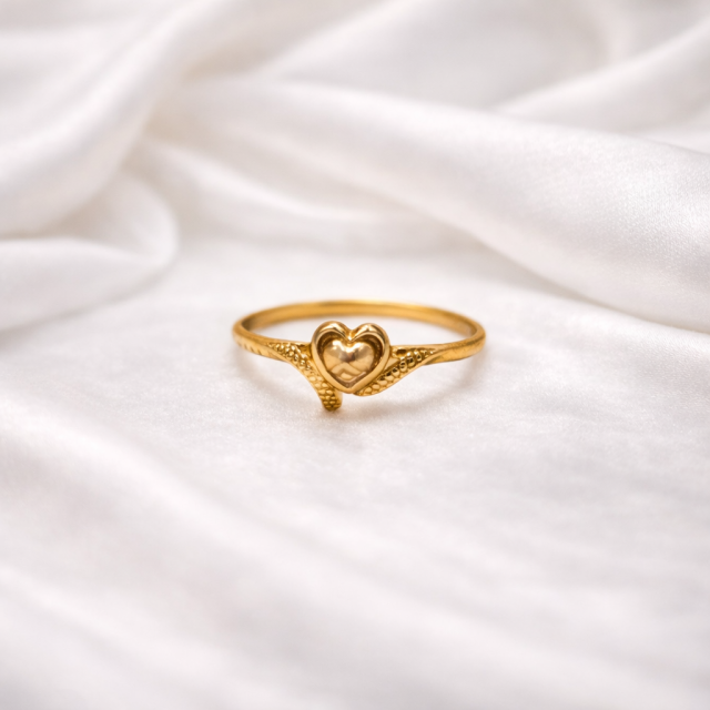 Gold Classic Heart Love Ring