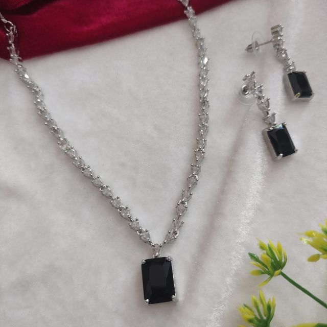 Silver AD Black Stone Pendant Necklace Set with Earrings