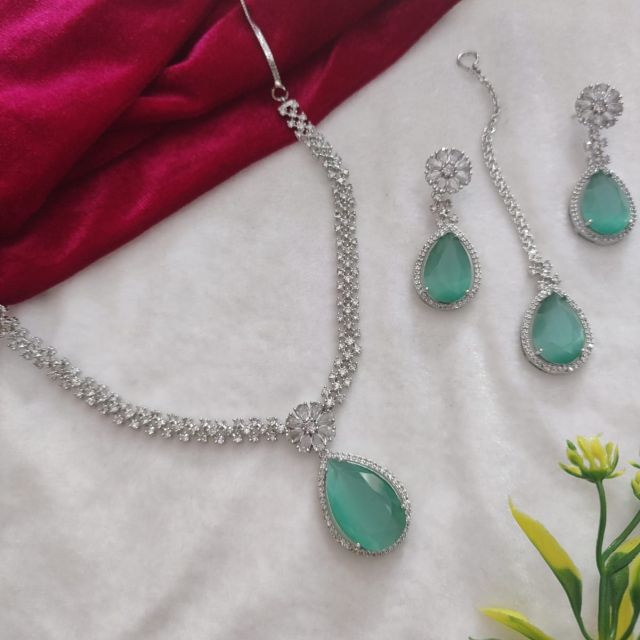 Silver AD Teardrop Choker Necklace Set with Earrings & Maang Tikka