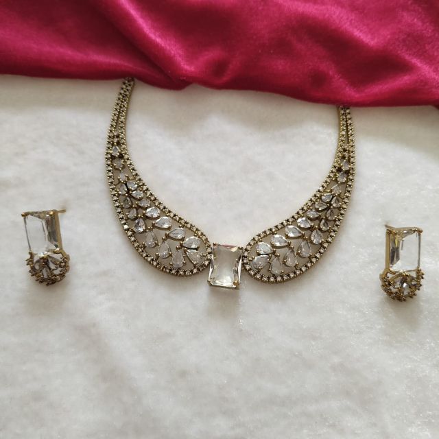 Antique Gold Finish Crystal Studded Collar Necklace Set with Matching Earrings